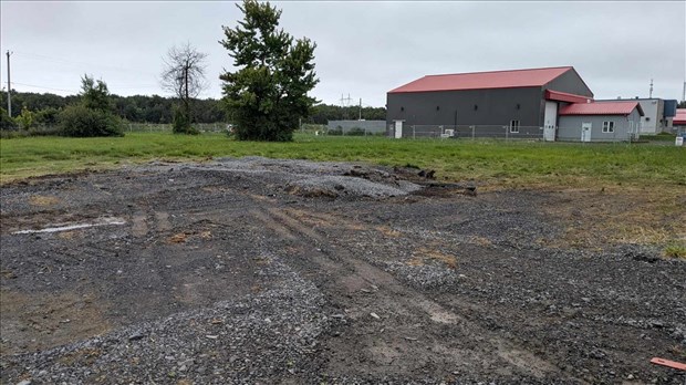 Construction begins on the new fire station and municipal garage in Les Coteaux 
