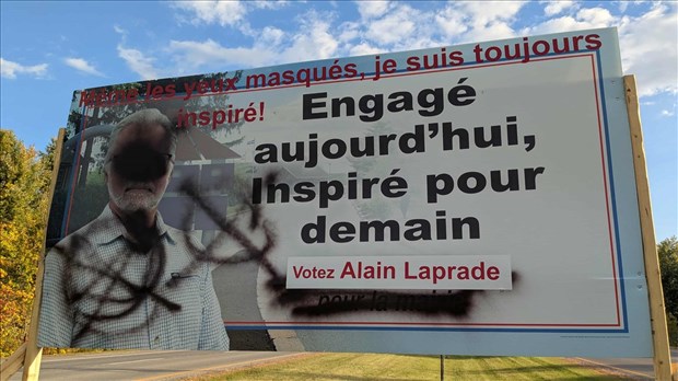 ÉLECTIONS 2025: répondre au vandalisme de ses pancartes par l'humour 