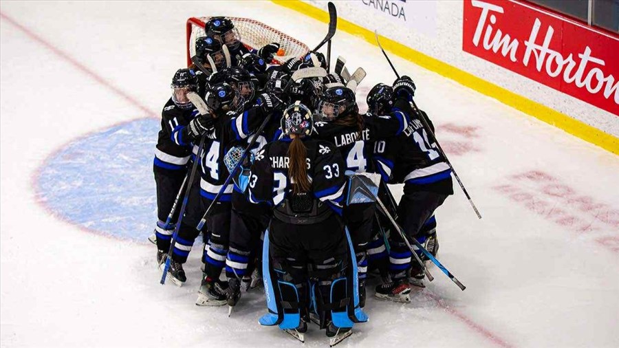 Le Québec décroche l’or au championnat national de hockey féminin