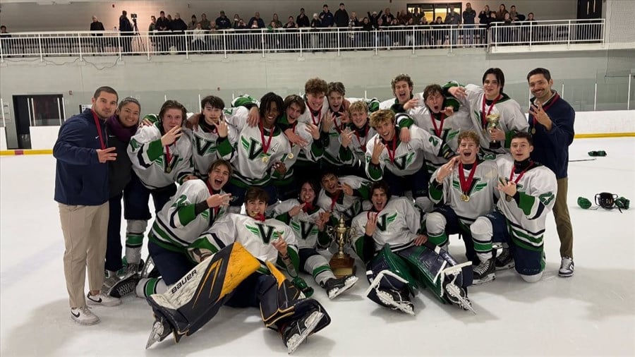 Les Voltigeurs remportent le tournoi de hockey de Selwyn House