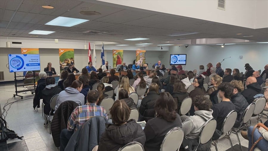 Des étudiants partagent leurs observations avec les élus de Saint-Zotique 