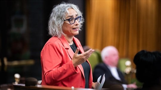 Le Bloc Québécois exige des actions concrètes pour encadrer l’industrie du camionnage