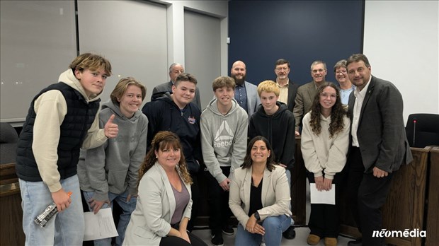 Des jeunes citoyens des Coteaux s'adressent aux élus 