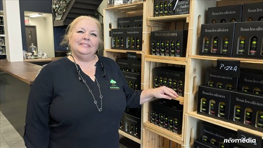 Entre inquiétude et résilience: une commerçante de Dorion s'organise face à la fermeture du pont