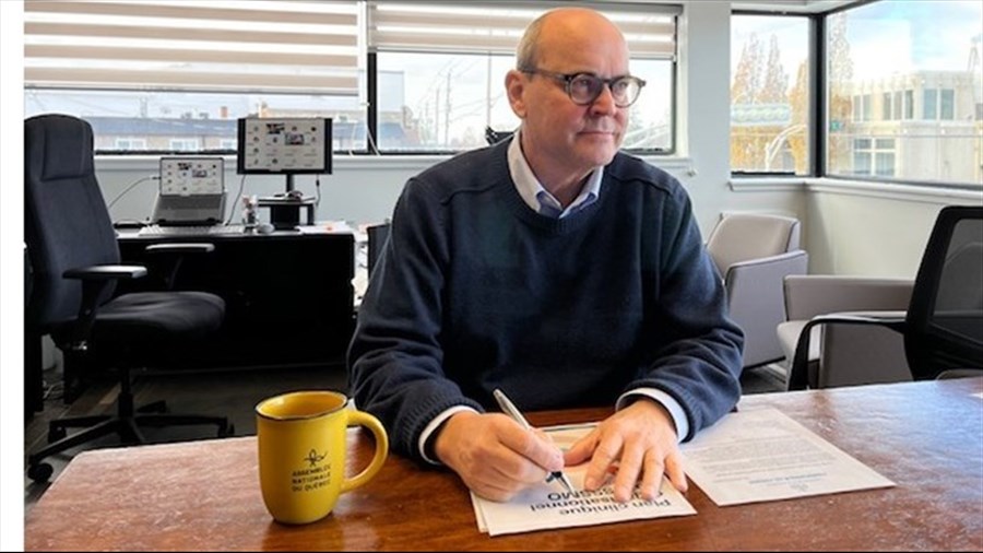 Québec permet à deux bibliothèques d’enrichir leurs collections