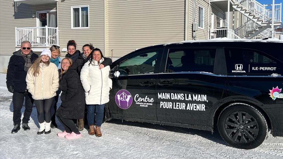 Une mini-fourgonnette pour le Centre Prénatal et Jeunes Familles