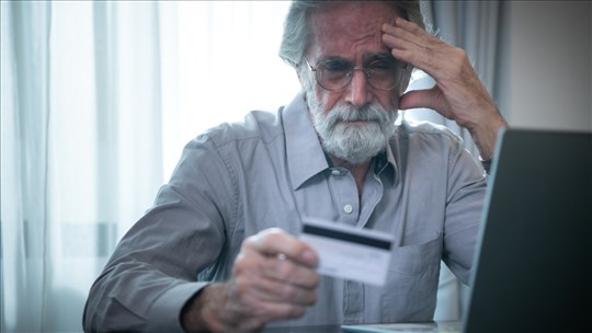 Fraudes et arnaques : comment se protéger durant le temps des Fêtes