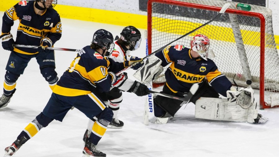 Les Braves s’écroulent en troisième période face à l’Indigo