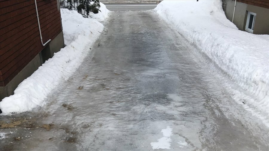 Déglaçant maison : 3 ingrédients pour trottoirs et escaliers