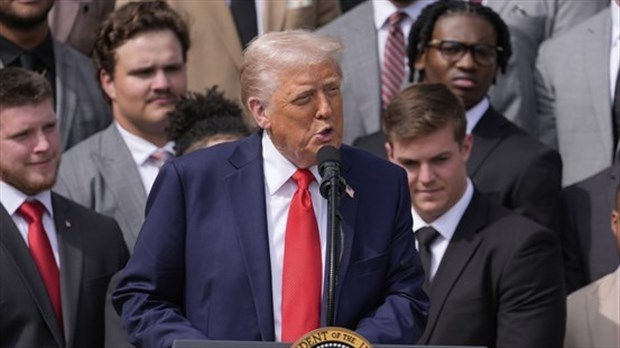 Trump évoque un possible sursis des droits de douane sur les automobiles