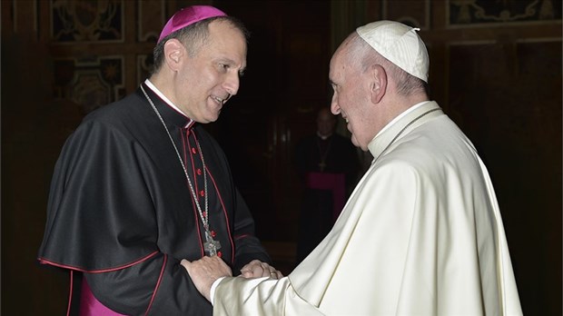 Du diocèse de Valleyfield au Vatican : Mgr Alain Faubert témoigne du processus papal