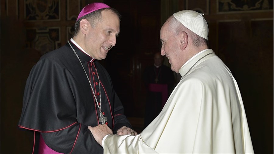 Du diocèse de Valleyfield au Vatican : Mgr Alain Faubert témoigne du processus papal