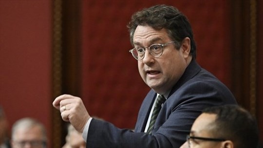 Le cellulaire sera banni dans les écoles du Québec