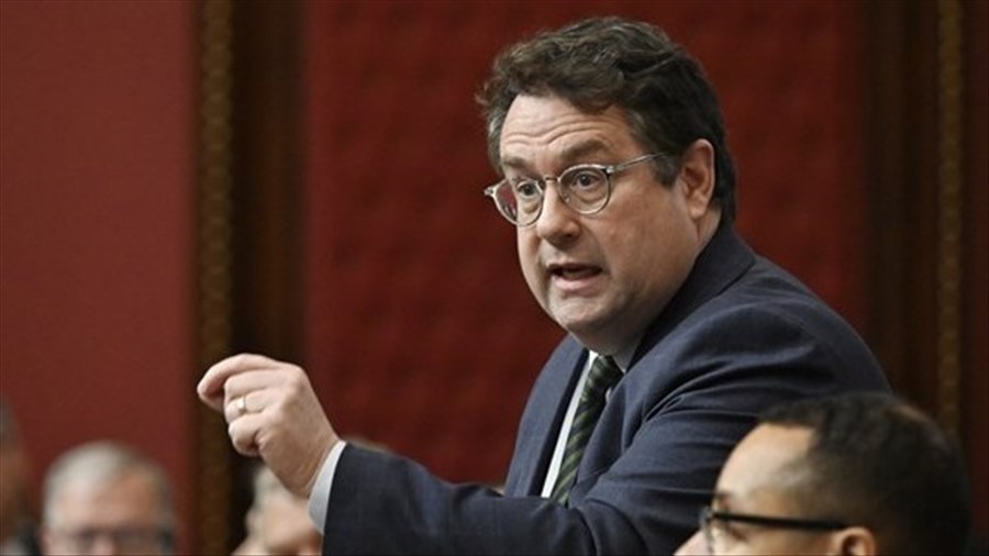 Le cellulaire sera banni dans les écoles du Québec