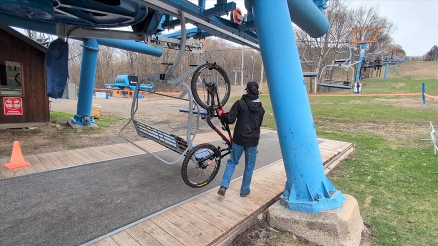 Mont Rigaud inaugure une remontée adaptée aux vélos de montagne
