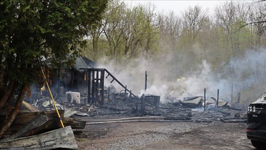 Des dizaines de pompiers en entraide à Sainte-Justine-de-Newton 