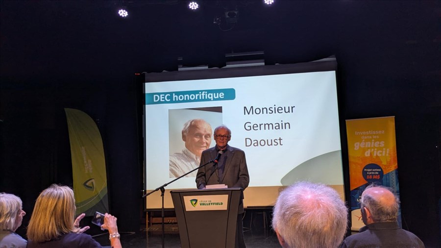 Le Cégep de Valleyfield remet un DEC honorifique à Germain Daoust 