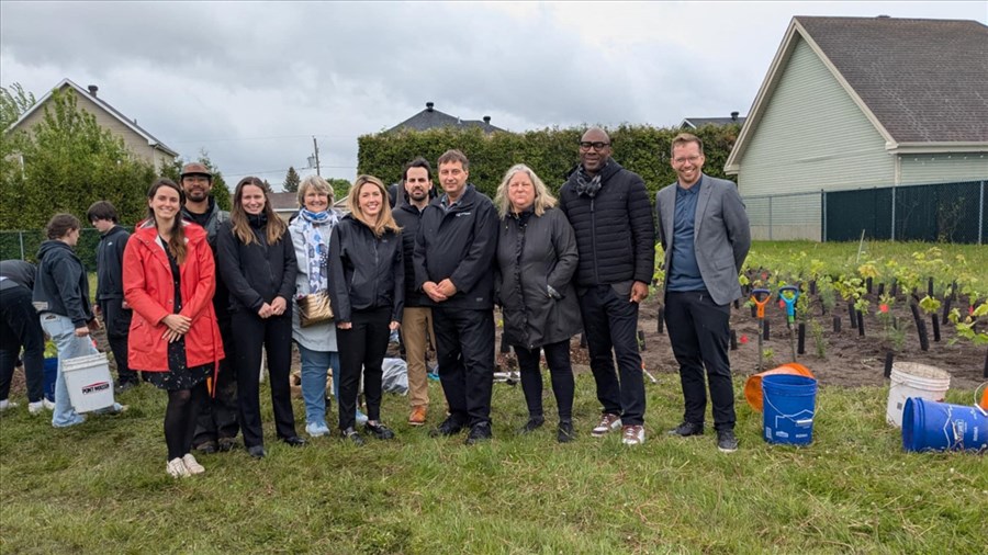 La Municipalité des Coteaux donne le coup d'envoi à sa microforêt Miyawaki 