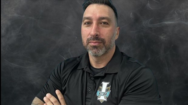 George Caperis nommé coordonnateur du programme de football au Chêne-Bleu