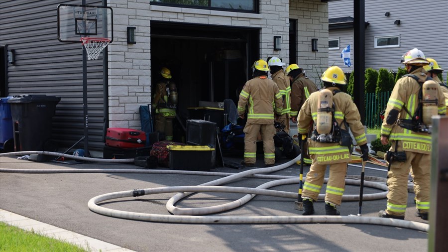 Incendie dans un garage résidentiel à Saint-Zotique