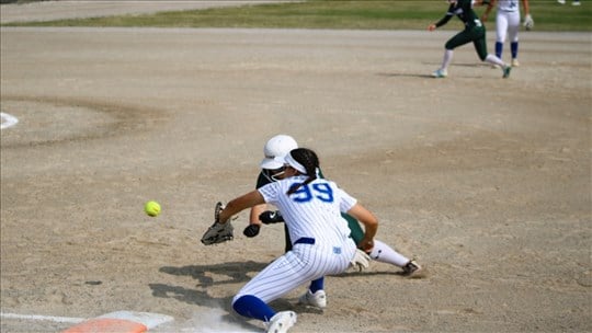 Un premier match éliminatoires pour l'équipe de softball du Québec 