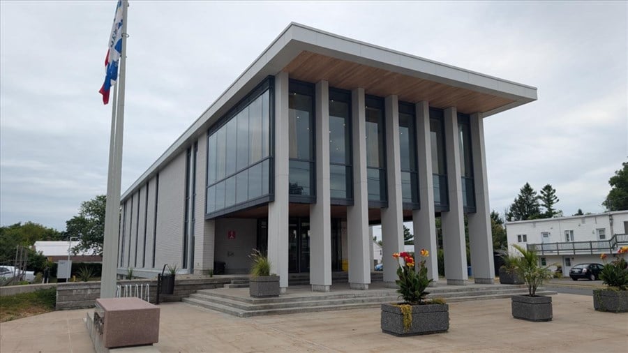 Crise interne à Rigaud : la Ville se tourne vers l’externe