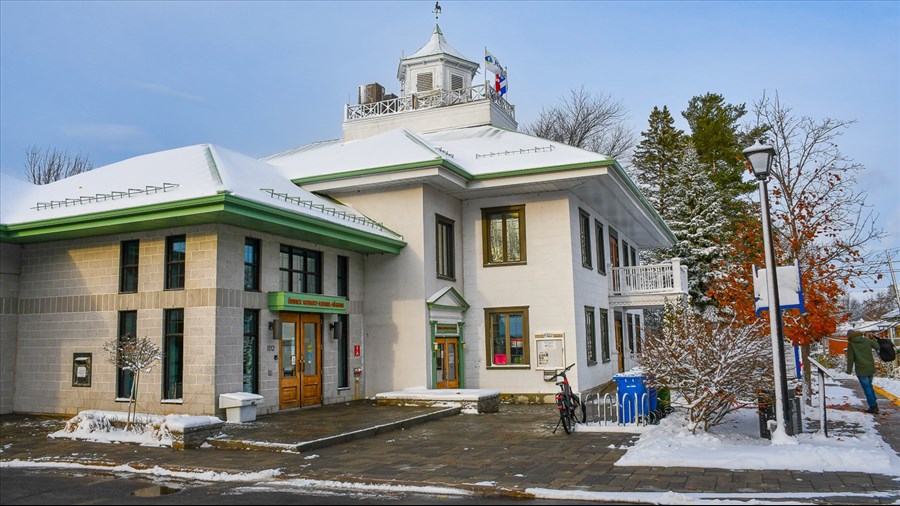 Travaux d'électricité au Service des loisirs à Rigaud