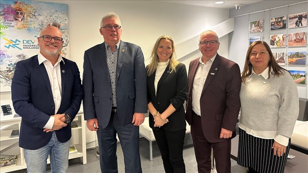 Le ministre Julien rencontre les porte-paroles de la MRC