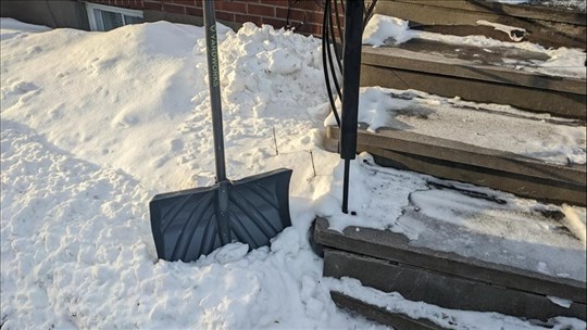 Pelleter la neige de manière sécuritaire pour le cœur