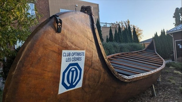 Les Cèdres à la recherche d'archives du grand canot