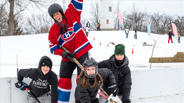 2ᵉ édition du festival de hockey extérieur à Pointe-des-Cascades