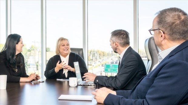 Départ annoncé du ministre des Transports: rien ne change pour DEV