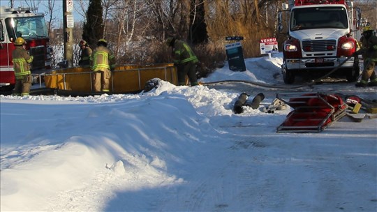Un incendie de garage fait des ravages à Salaberry-de-Valleyfield