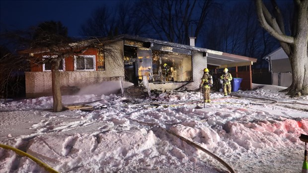 Un incendie maîtrisé par les pompiers à Salaberry-de-Valleyfield