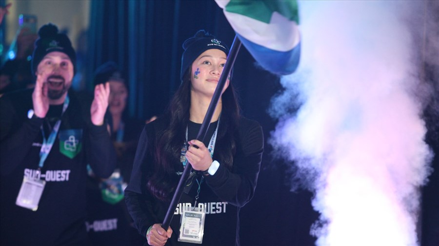 Portait de Mahélie Woo Sun Cheong, porteuse de drapeau pour le Sud-Ouest