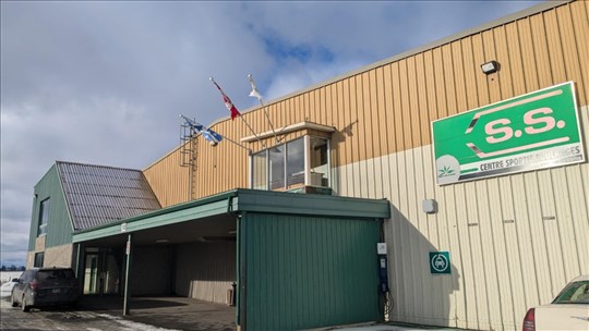 On s'amuse sur deux glaces régionales pendant la relâche 