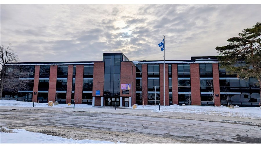 Vents forts: des écoles demeurent fermées