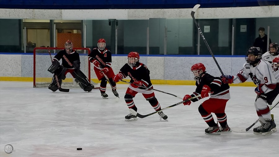 Les M14 remportent leur premier match des séries