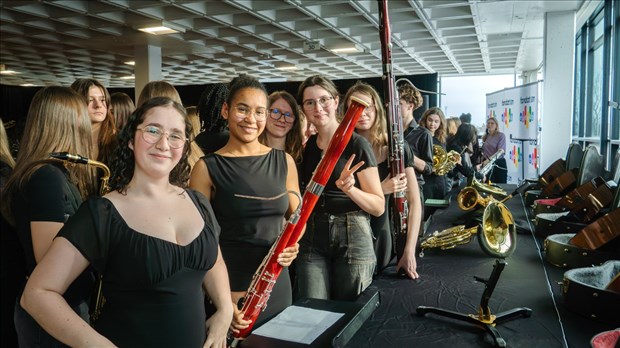 Important don d'instruments de musique à l'école de la Cité-des-Jeunes 