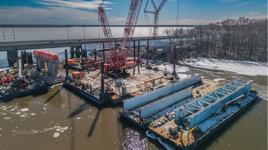 Le pont de L'Île-aux-Tourtes sur la bonne voie