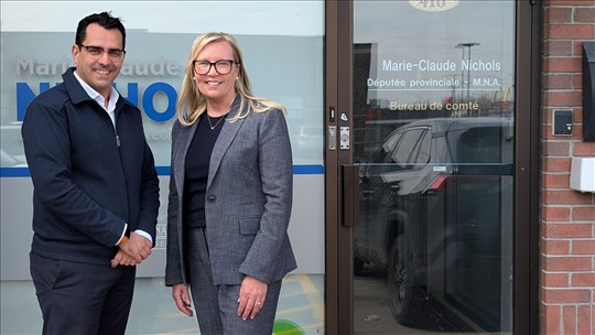 Marie-Claude Nichols accueille un collègue pour parler santé   