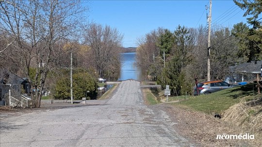 Rigaud: amorce d'une décrue lente et poursuite des opérations