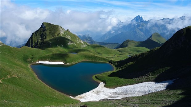 Les Pyrénées: la grande traversée de Philippe Jacq