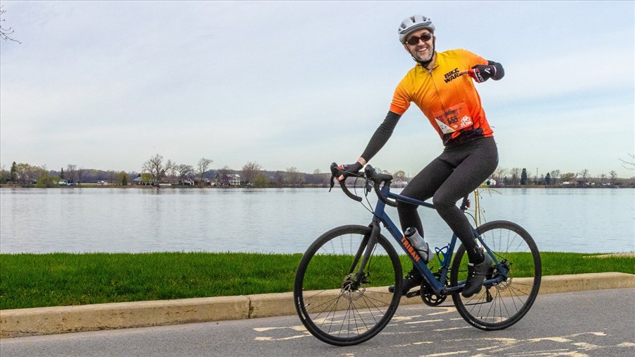 Une ile, trois villes, un party