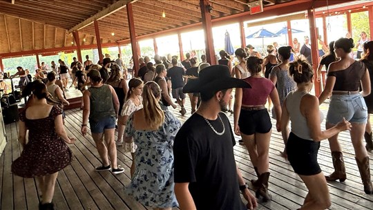 Le Village des Écluses passe en mode country