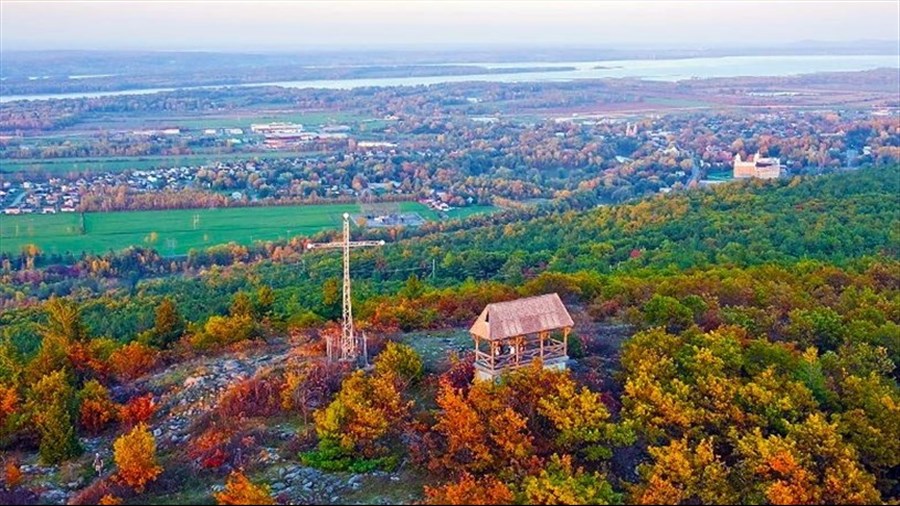 Informer les gens sur les richesses naturelles du mont Rigaud