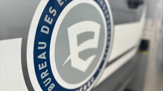 Un véhicule termine sa course dans la rivière Delisle