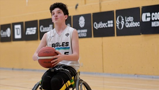 Basketball en fauteuil roulant gratuit à Saint-Clet