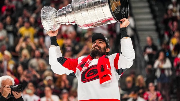 Un Vaudreuil-Soulangeois met la main sur la Coupe Stanley