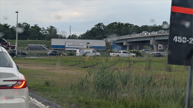 Accrochage sur le pont de l’Île-aux-Tourtes